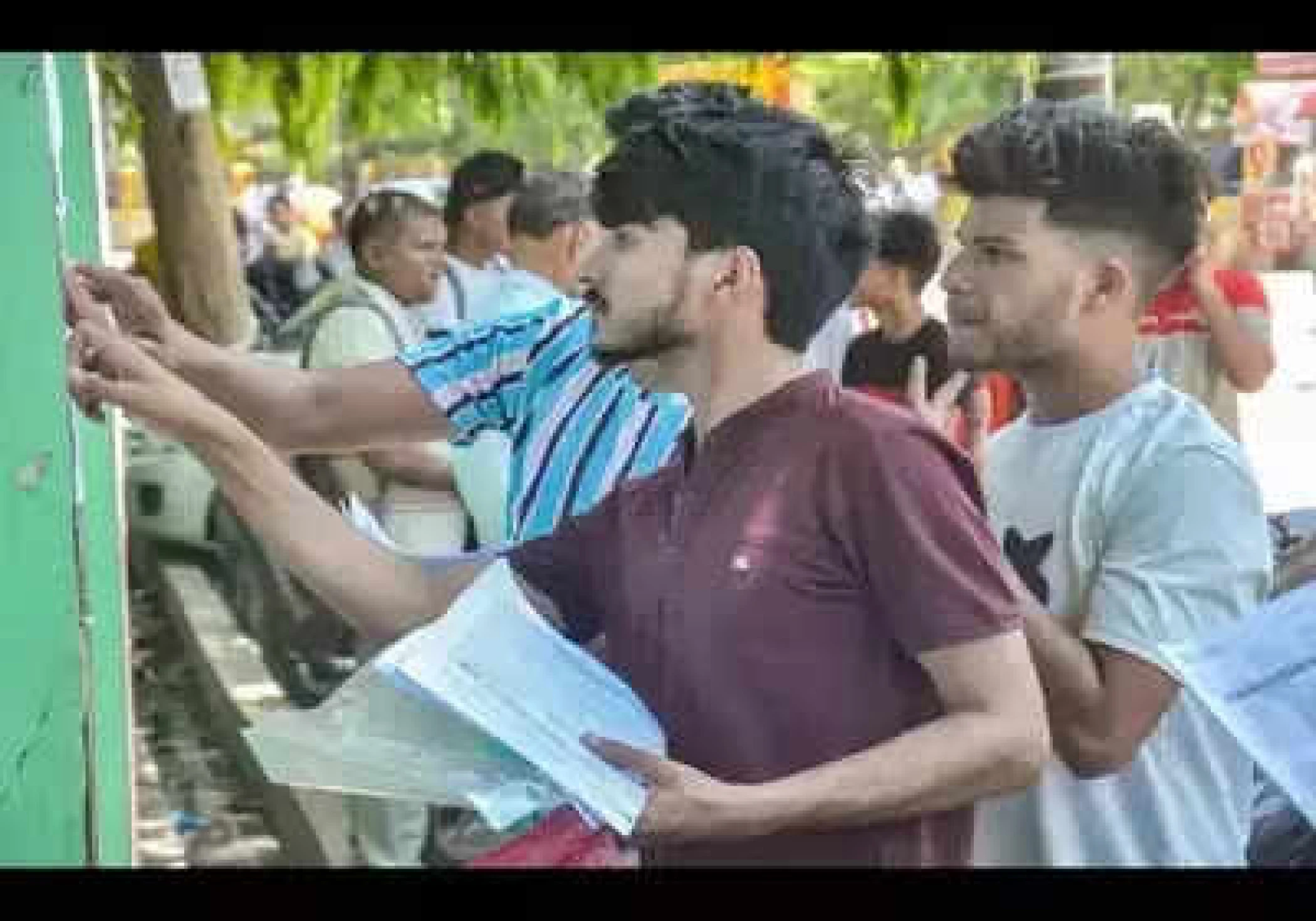 Haryana Board Exam 2018: Students Resort to Unusual Bamboo Climbing Method to Cheat